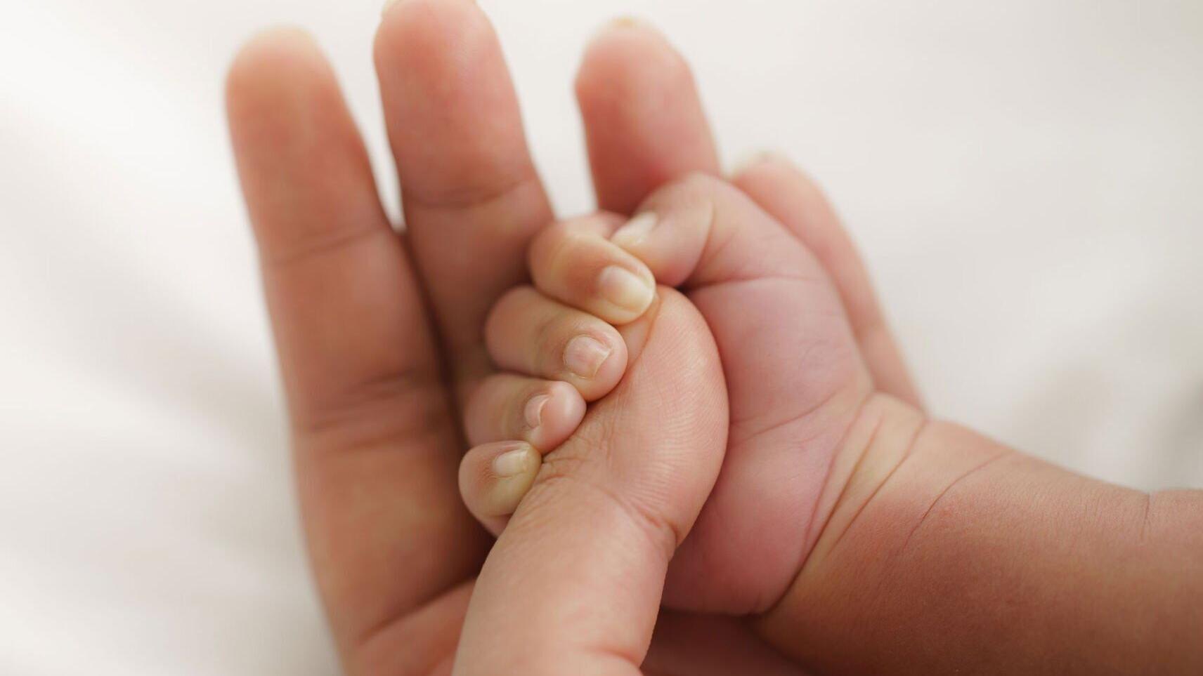 More U.S. adults don't expect to have a child, poll shows